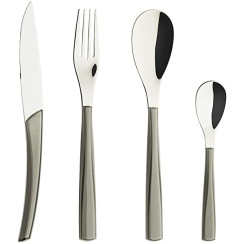 Cutlery set for 24 place settings serrated