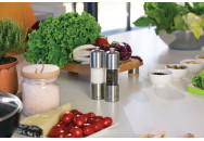 Spice sets and grinders